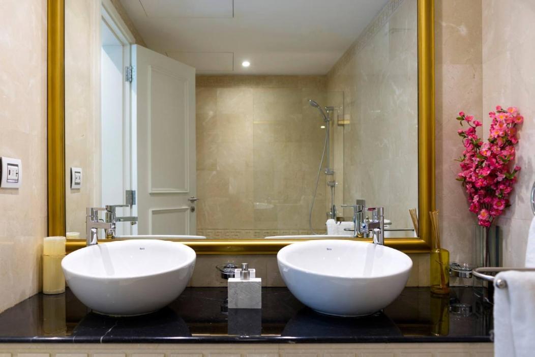 Versace Tower Luxury Suites - Downtown بيروت المظهر الخارجي الصورة